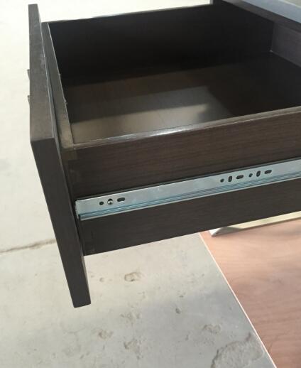 طاولات سرير فندق King Size Metal Leg Hotel Hospitality Case مع لمعان 100٪ 2